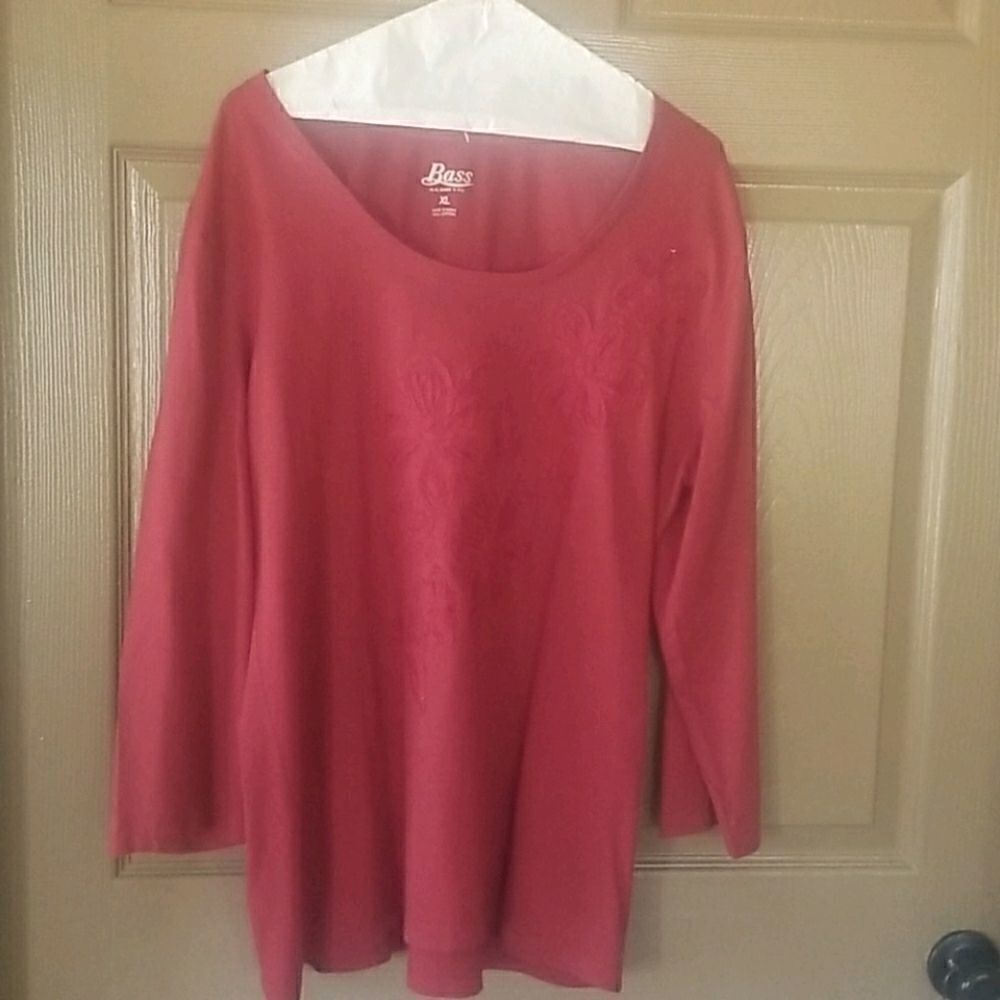 4@30.00 or 20.00 LADIES Top by BASS & CO
